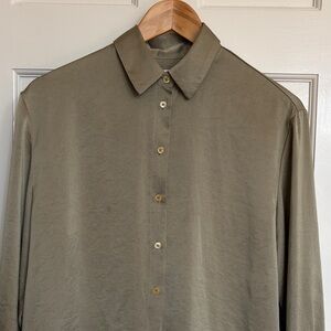 Aritzia - Wilfred Olive Green silky Button-Up Collared Shirt